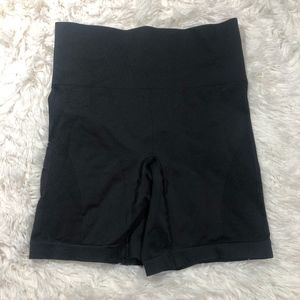 Lululemon Sculpt Short Size 4 Solid Black